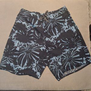 Patagonia Wavefarer Boardshorts (men's, waist size 33)
